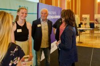 Bildmitte: Klaus-Jürgen Ramisch vom Verein Denkstätte Teehaus Trebbow